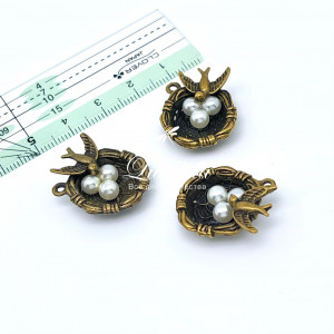 Гнездо с птичкой