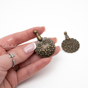 Резак для обрезания нити