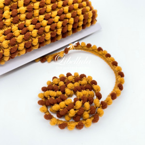 Тесьма с помпонами