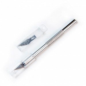 Макетный нож