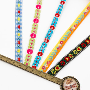 Тесьма с вышивкой