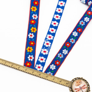 Тесьма с вышивкой